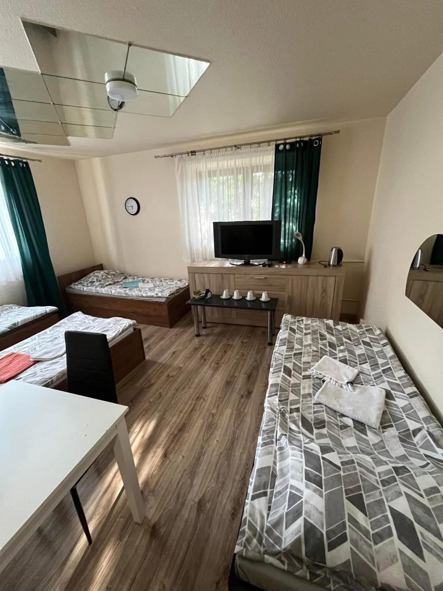 Zajazd Lesny Zakatek Dawniej Zajazd Don Kichot Łódź Esterno foto